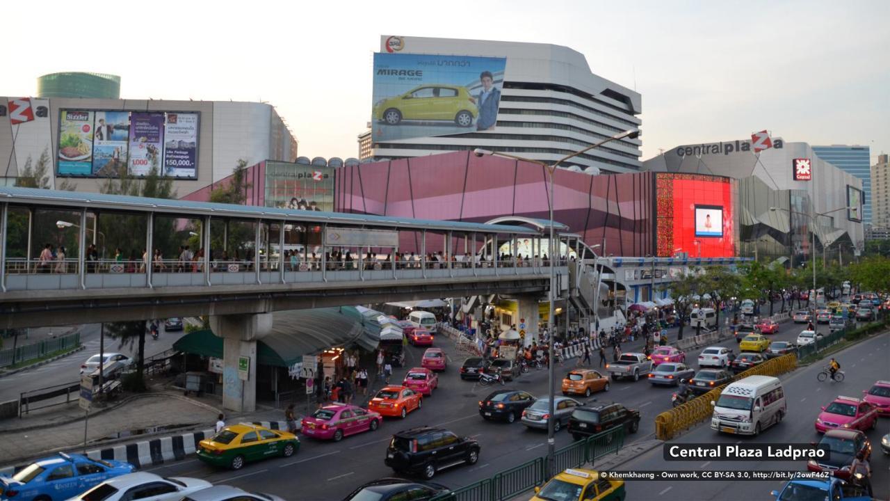 Aryan Suites Hotel Bangkok Exterior photo